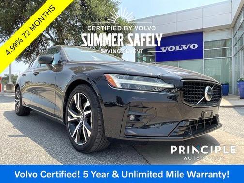 2024 Volvo S60 B5 Core Dark Theme