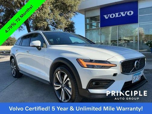 2025 Volvo V60 Cross Country B5 Plus