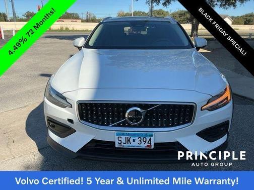 2025 Volvo V60 Cross Country B5 Plus