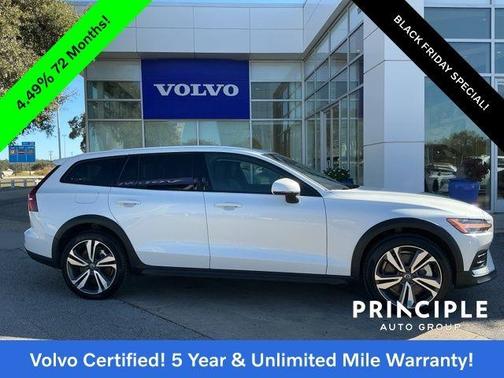 2025 Volvo V60 Cross Country B5 Plus