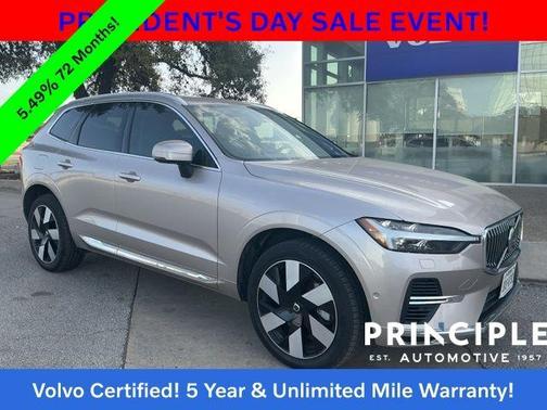 2023 Volvo XC60 Recharge Plug-In Hybrid T8 Plus Bright Theme