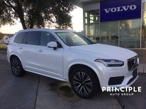 2021 Volvo XC90 T5 Momentum 7 Passenger