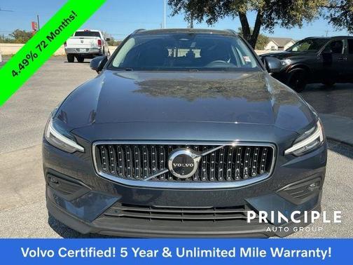 2025 Volvo V60 Cross Country B5 Plus