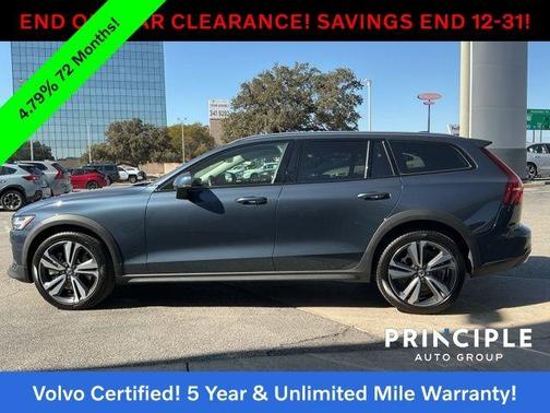 2025 Volvo V60 Cross Country B5 Plus