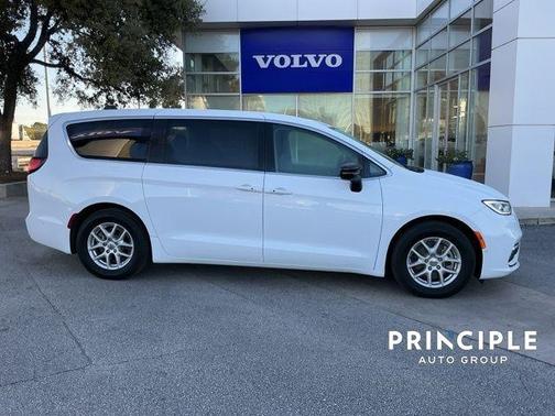 2024 Chrysler Pacifica Touring-L