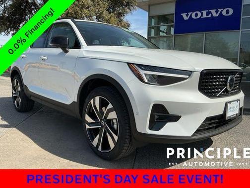 2026 Volvo XC40 B5 Plus