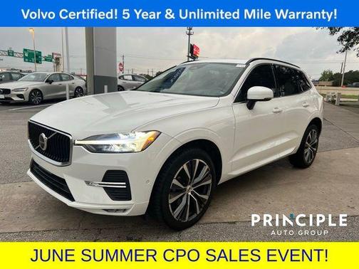 2022 Volvo XC60 B5 Momentum