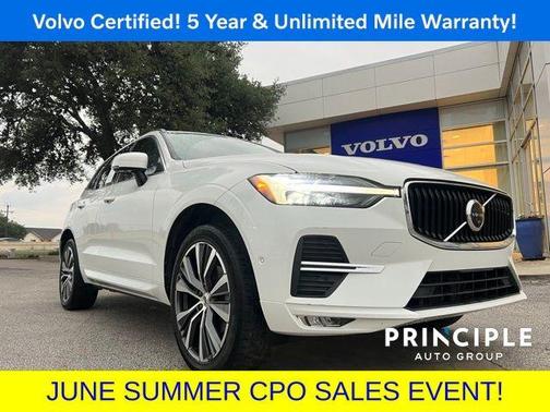 2022 Volvo XC60 B5 Momentum