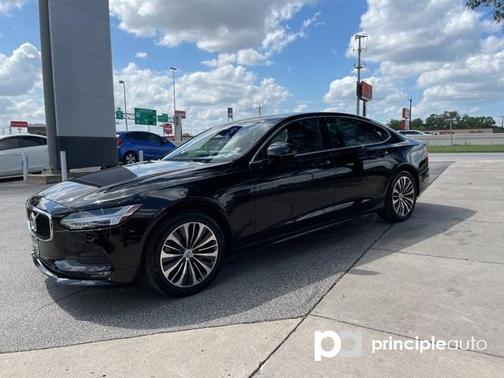 Photo 3 of 29 of 2020 Volvo S90 T6 Momentum