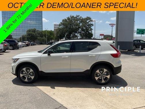 2026 Volvo XC40 B5 Core