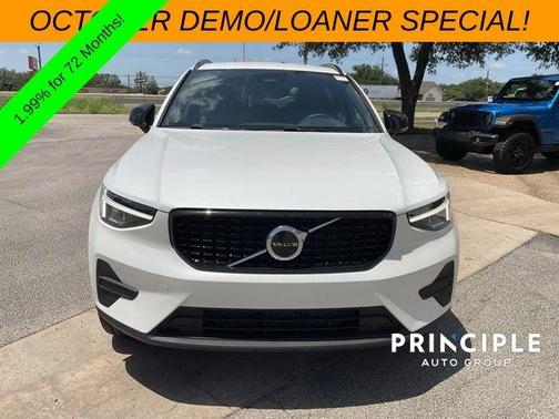 2026 Volvo XC40 B5 Core