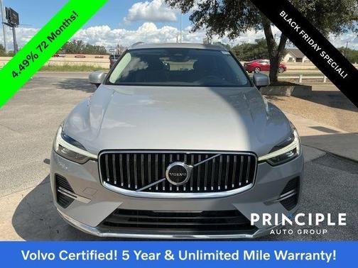 2023 Volvo XC60 B5 Ultimate Bright Theme