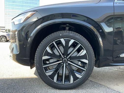 2026 Volvo XC90 B5 Ultra 6-Seater