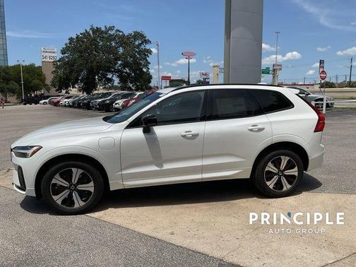 2025 Volvo XC60 Plug-In Hybrid T8 Core