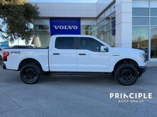 2022 Ford F-150 Lightning Pro