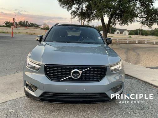 2021 Volvo XC40 T5 R-Design