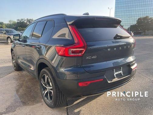 2026 Volvo XC40 B4 Core