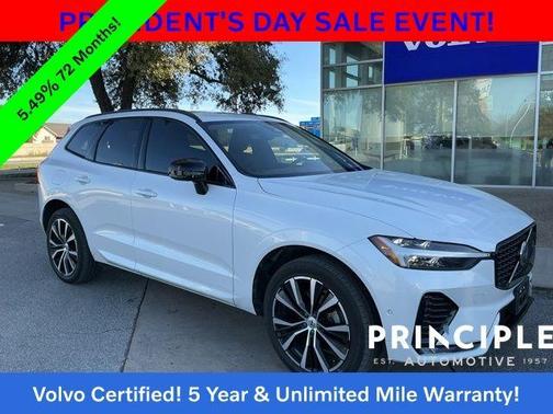 2024 Volvo XC60 B5 Plus Dark Theme