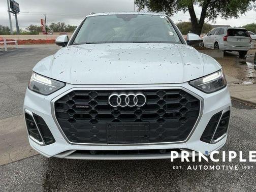Glacier White Metallic 2021 Audi Q5 e 55 Premium