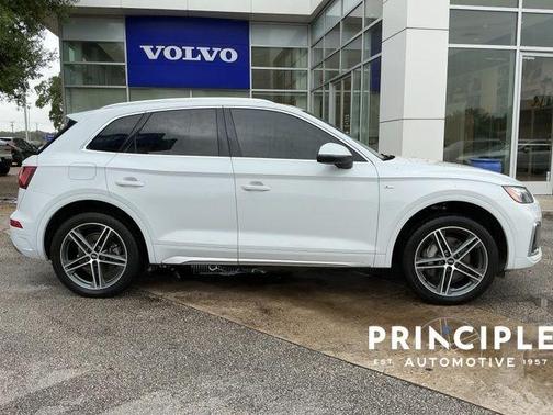 Glacier White Metallic 2021 Audi Q5 e 55 Premium