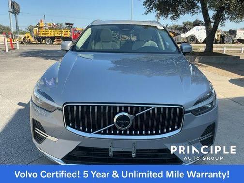 2023 Volvo XC60 Recharge Plug-In Hybrid T8 Plus Bright Theme