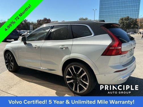 2023 Volvo XC60 B5 Ultimate Bright Theme