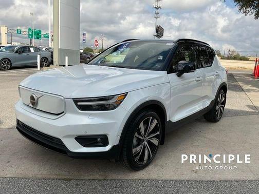 2022 Volvo XC40 Recharge Pure Electric P8 Twin Plus