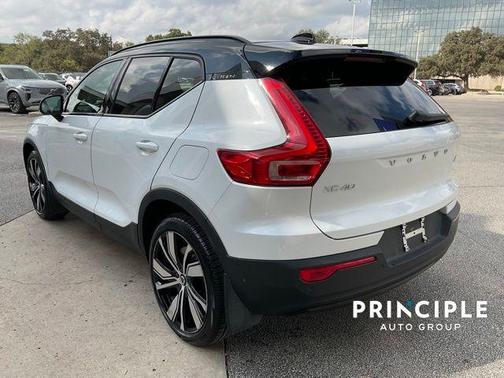2022 Volvo XC40 Recharge Pure Electric P8 Twin Plus