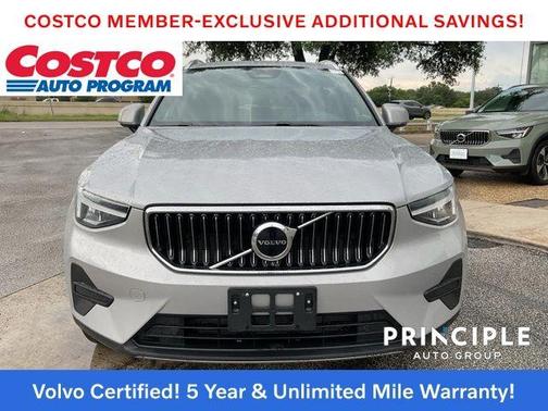 2025 Volvo XC40 B5 Core Bright Theme