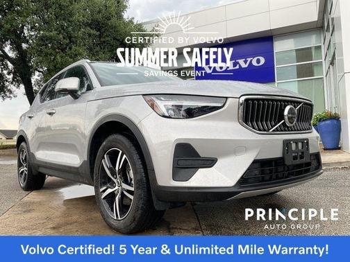 2025 Volvo XC40 B5 Core Bright Theme