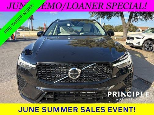 2025 Volvo XC60 B5 Plus Dark Theme
