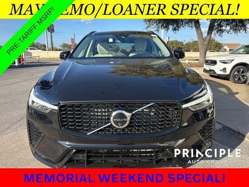 2025 Volvo XC60 B5 Plus Dark Theme