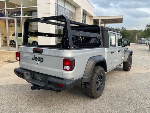 2023 Jeep Gladiator Sport