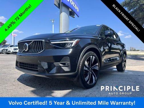 2023 Volvo XC40 B5 Plus Bright Theme