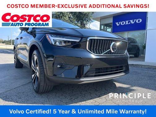 2023 Volvo XC40 B5 Plus Bright Theme