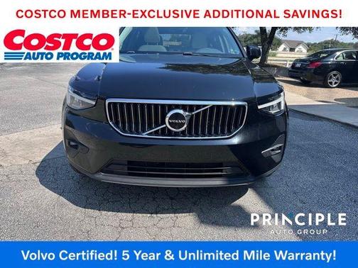 2023 Volvo XC40 B5 Plus Bright Theme