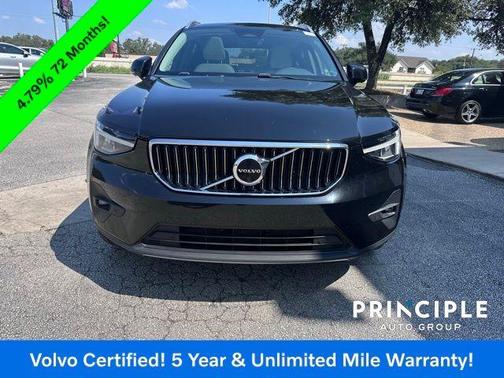 2023 Volvo XC40 B5 Plus Bright Theme