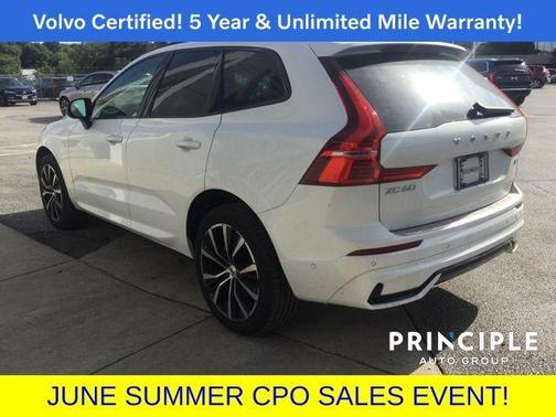 2023 Volvo XC60 B5 Plus Dark Theme