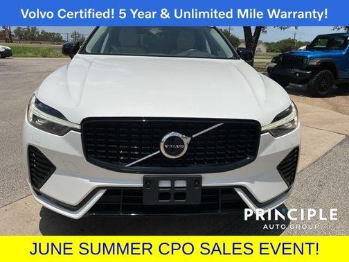2023 Volvo XC60 B5 Plus Dark Theme