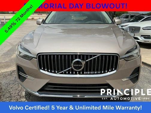 Bright 2023 Volvo XC60 B5 Plus Bright Theme