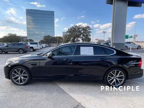 2018 Volvo S90 T5 Momentum