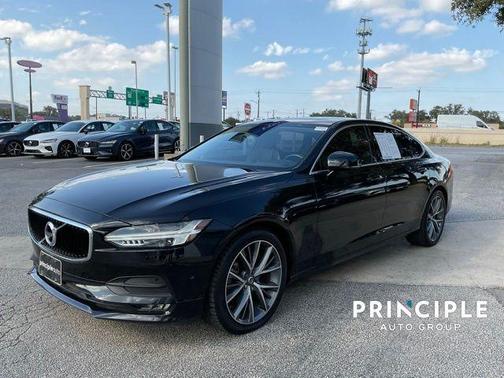 2018 Volvo S90 T5 Momentum