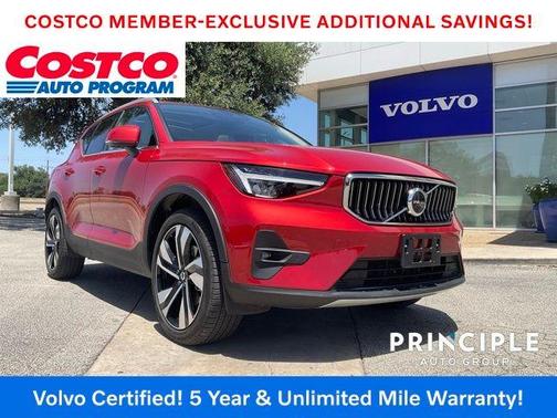 2024 Volvo XC40 B5 Plus Bright Theme