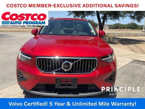 2024 Volvo XC40 B5 Plus Bright Theme