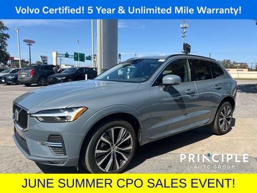 2022 Volvo XC60 B5 Momentum