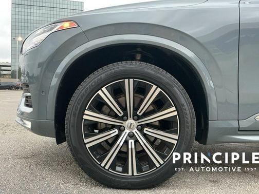 2023 Volvo XC90 B5 Plus
