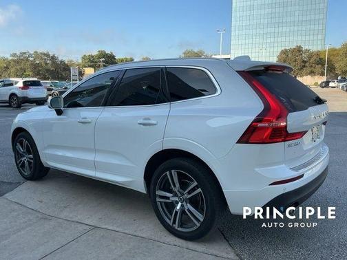 2021 Volvo XC60 T5 Momentum