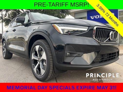 2025 Volvo XC40 B5 Plus Bright Theme