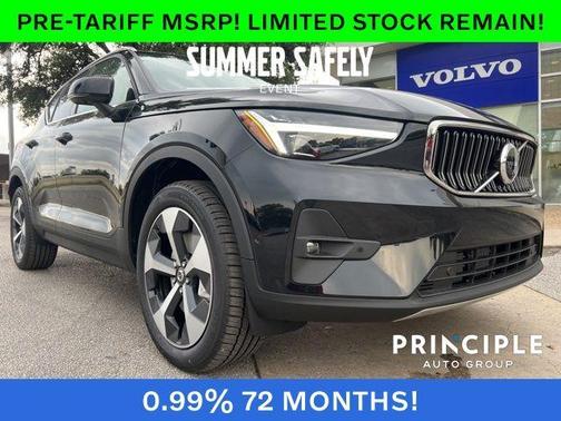 2025 Volvo XC40 B5 Plus Bright Theme