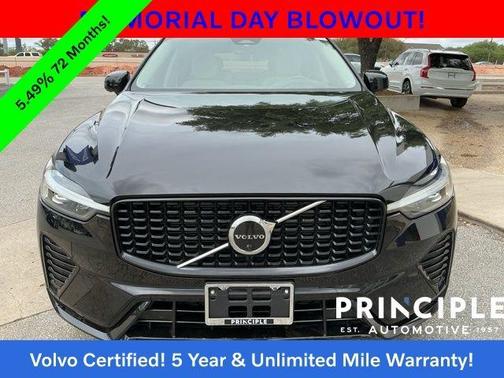 Onyx Black Metallic 2023 Volvo XC60 B5 Plus Dark Theme
